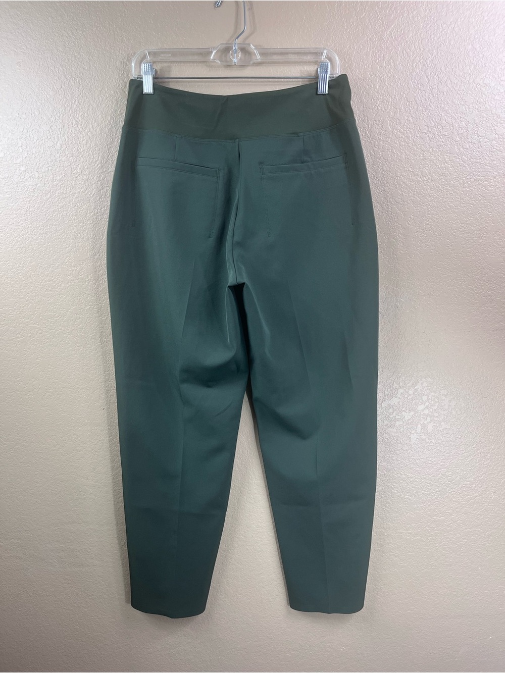 Athleta Endless High Rise tapered pants in dark green - Picture 4 of 9